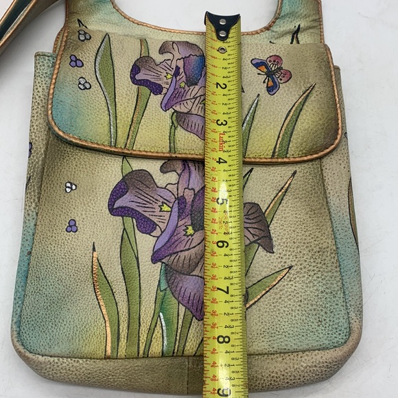 Manifique Hand Painted Floral Crossbody Bag. MCB3013E - Picture 6 of 8